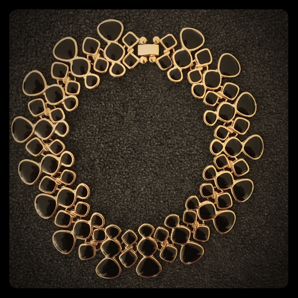 Black and gold high necklace